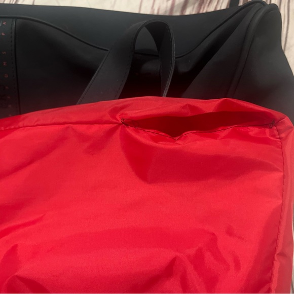 VERSACE Parfums Black & Red Tote Shoulder Bag - Picture 6 of 7